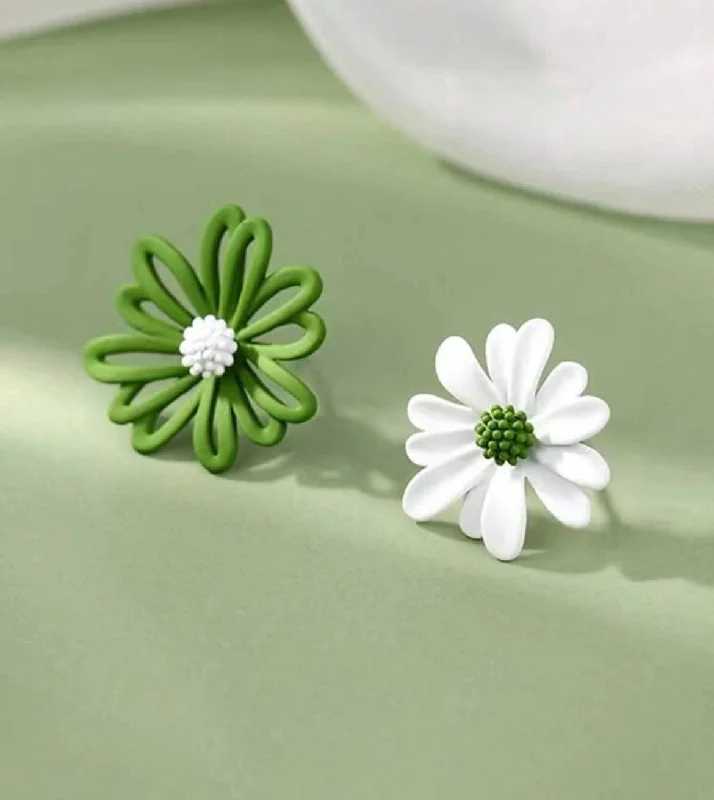 Ladies earrings proposal surprises-Beautiful Green and White Mismatched Flower Stud Earrings