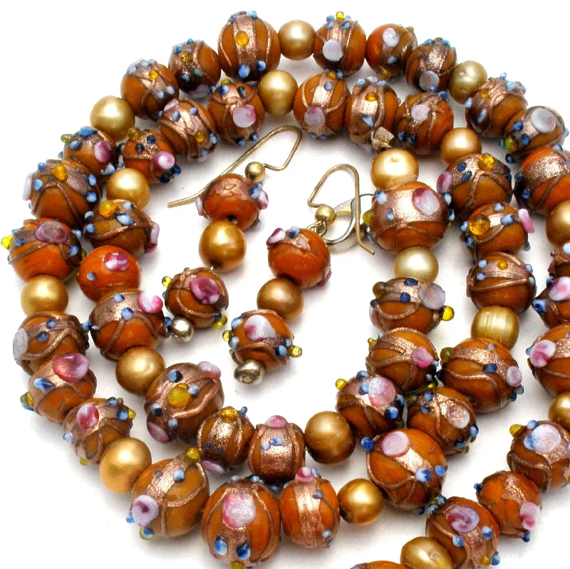 Ladies necklaces standout pieces-Venetian Murano Brown Glass Bead Wedding Cake Necklace