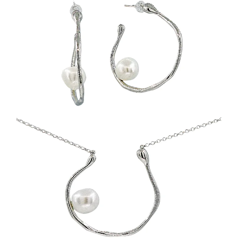 Ladies necklaces 2025 trends-Chic Fresh Water Pearl Necklace & Earring Set