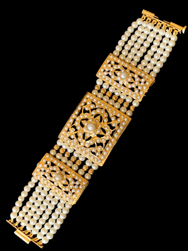 Ladies bracelets subtle luxury-B62  Saira jadau bracelet in pearls  ( READY TO SHIP )